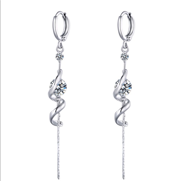 UNIQUELY BEAUTIFUL CUBIC ZIRCONIA EARRINGS 1 left - Picture 2 of 9